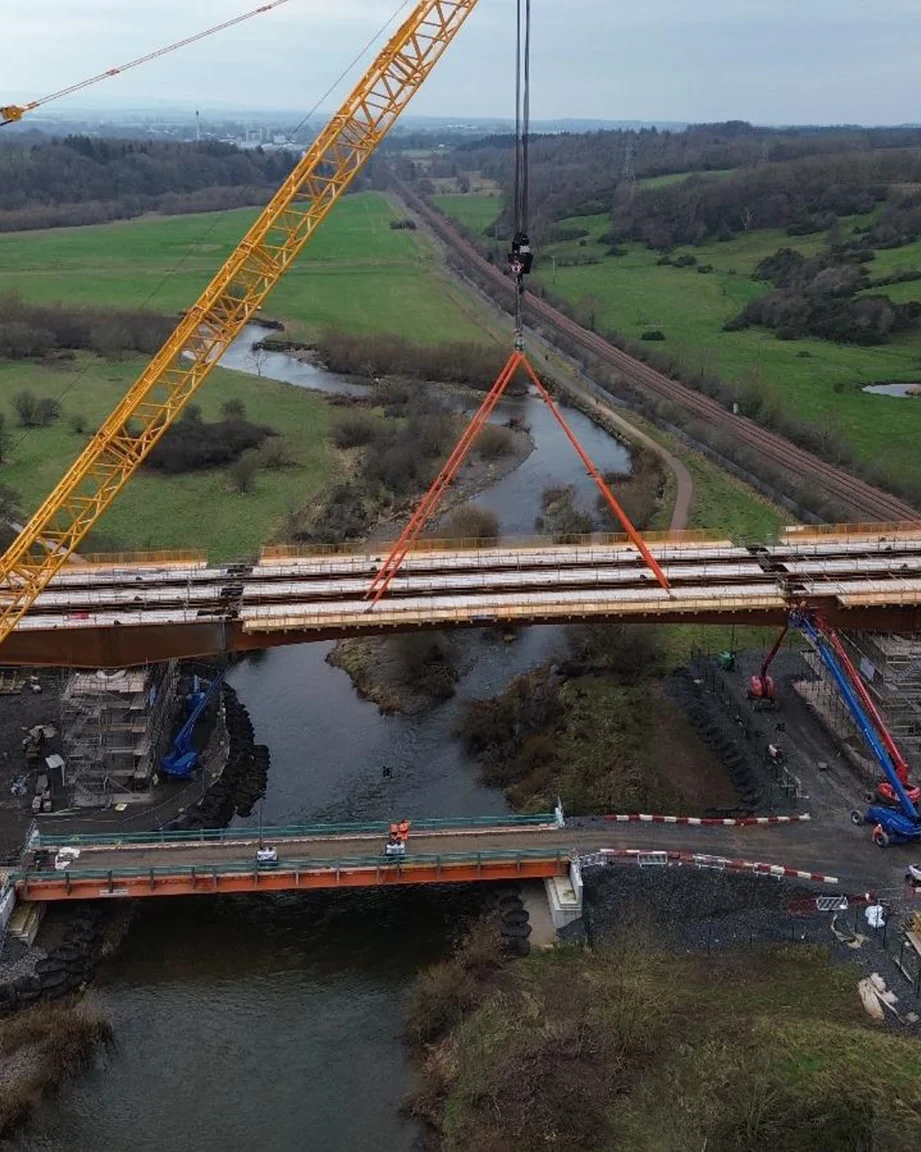 200m span bridge install uai